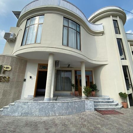 Vip Express Hotel Peshawar Eksteriør billede