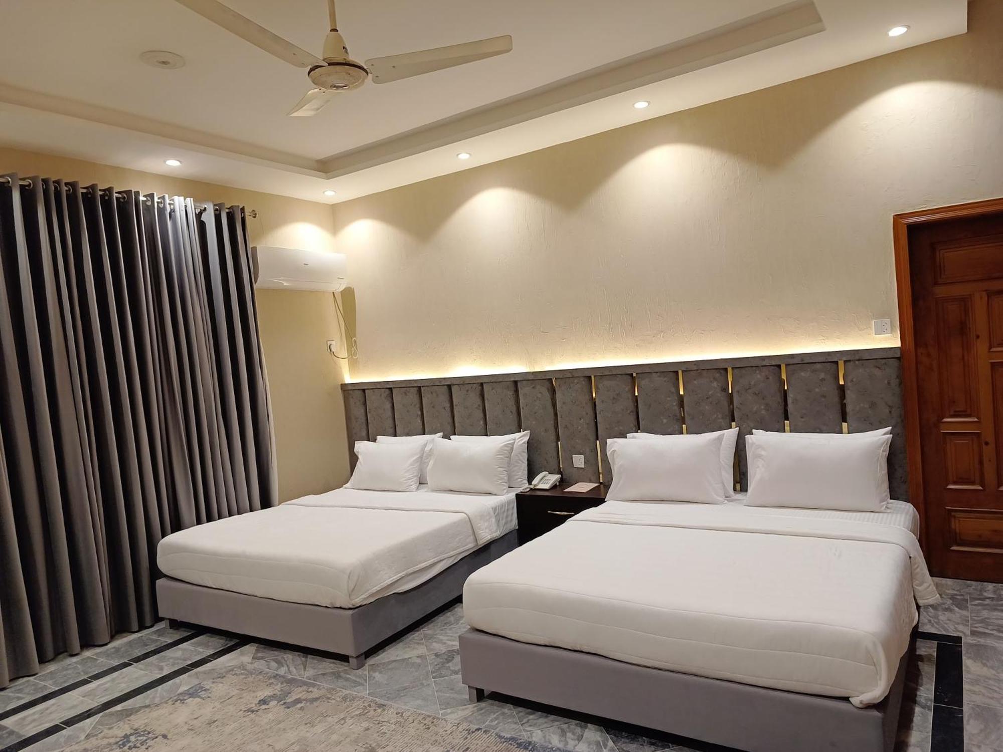 Vip Express Hotel Peshawar Eksteriør billede