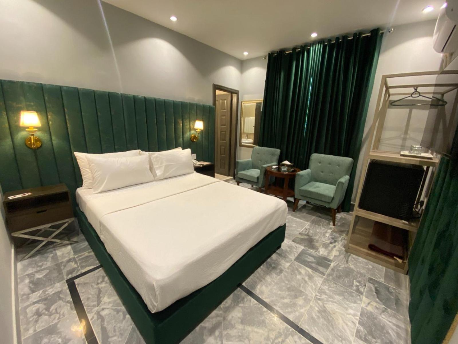 Vip Express Hotel Peshawar Eksteriør billede